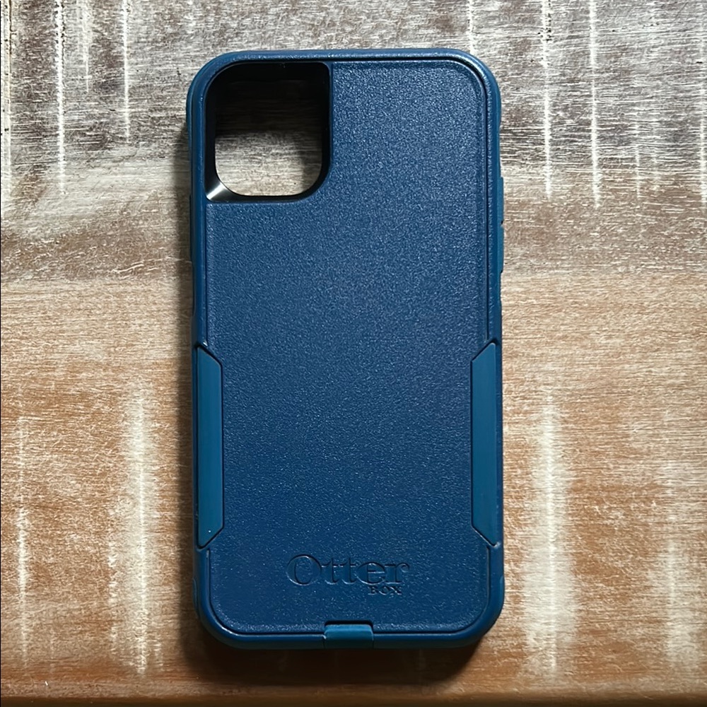 OtterBox Commuter series case for iPhone 11